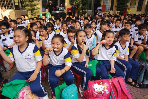 Dạy trẻ cách giữ gìn vệ sinh răng miệng: Cần sự đồng hành của phụ huynh - Ảnh 2. Dạy trẻ cách giữ gìn vệ sinh răng miệng: Cần sự đồng hành của phụ huynh - Ảnh 2.