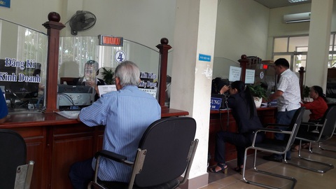 Công chức vắng mặt tại công sở, Cần Thơ phê bình 3 chủ tich quận huyện - Ảnh 1. Công chức vắng mặt tại công sở, Cần Thơ phê bình 3 chủ tich quận huyện - Ảnh 1.