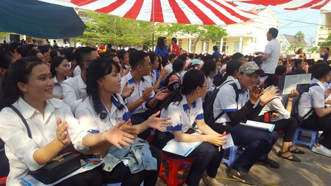 Học sinh Cà Mau muốn ra trường về phục vụ tỉnh nhà - Ảnh 2. Học sinh Cà Mau muốn ra trường về phục vụ tỉnh nhà - Ảnh 2.