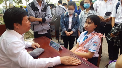 Học sinh Cà Mau muốn ra trường về phục vụ tỉnh nhà - Ảnh 6. Học sinh Cà Mau muốn ra trường về phục vụ tỉnh nhà - Ảnh 6.