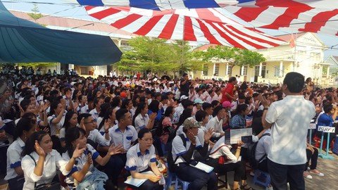 Học sinh Cà Mau muốn ra trường về phục vụ tỉnh nhà - Ảnh 1. Học sinh Cà Mau muốn ra trường về phục vụ tỉnh nhà - Ảnh 1.