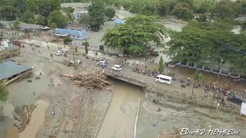 Lũ quét ở Indonesia khiến ít nhất 63 người chết - Ảnh 2. Lũ quét ở Indonesia khiến ít nhất 63 người chết - Ảnh 2.