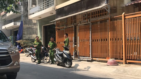 Công an khám xét hàng loạt nhà cựu quan chức Đà Nẵng - Ảnh 4. Công an khám xét hàng loạt nhà cựu quan chức Đà Nẵng - Ảnh 4.