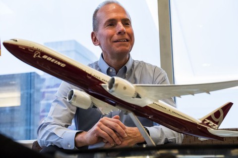Nhiều nghi vấn về quan hệ mật thiết của Boeing với giới chóp bu Washington - Ảnh 1. Nhiều nghi vấn về quan hệ mật thiết của Boeing với giới chóp bu Washington - Ảnh 1.