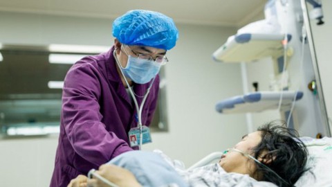 Tự chế thần dược tiêm vào người, suýt mất mạng - Ảnh 1. Tự chế thần dược tiêm vào người, suýt mất mạng - Ảnh 1.
