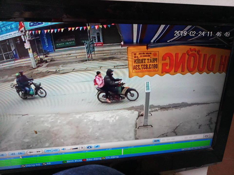 Bắt tạm giam đối tượng xâm hại tình dục bé gái 9 tuổi ở Chương Mỹ - Ảnh 1. Bắt tạm giam đối tượng xâm hại tình dục bé gái 9 tuổi ở Chương Mỹ - Ảnh 1.