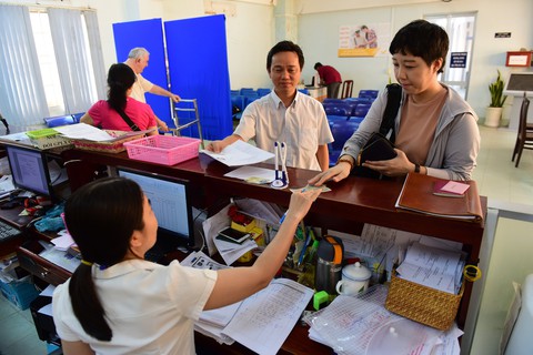Phát hiện nhiều trường hợp mua giấy khám sức khỏe để thi giấy phép lái xe - Ảnh 1. Phát hiện nhiều trường hợp mua giấy khám sức khỏe để thi giấy phép lái xe - Ảnh 1.
