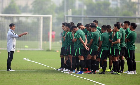U-23 Indonesia tập cách đá bại Thái Lan và Việt Nam - Ảnh 1. U-23 Indonesia tập cách đá bại Thái Lan và Việt Nam - Ảnh 1.