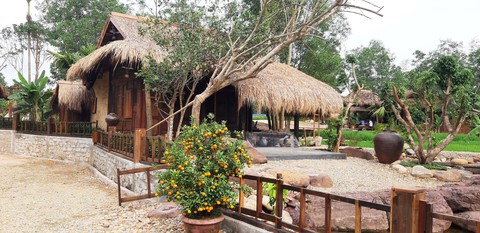 Chủ đầu tư tự tháo dỡ khu nghỉ dưỡng chui trong rừng phòng hộ - Ảnh 2. Chủ đầu tư tự tháo dỡ khu nghỉ dưỡng chui trong rừng phòng hộ - Ảnh 2.