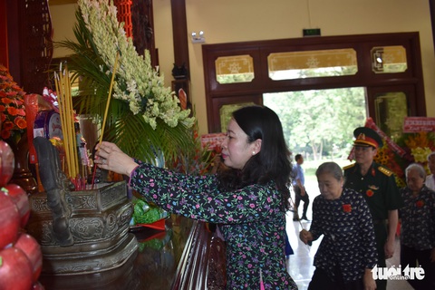 Lễ tưởng niệm 39 năm ngày mất Chủ tịch Tôn Đức Thắng - Ảnh 4. Lễ tưởng niệm 39 năm ngày mất Chủ tịch Tôn Đức Thắng - Ảnh 4.