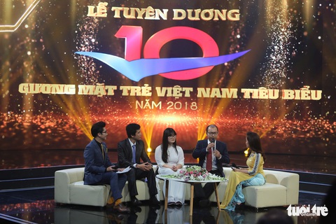 Những cánh chim không mỏi chinh phục đỉnh cao - Ảnh 3. Những cánh chim không mỏi chinh phục đỉnh cao - Ảnh 3.