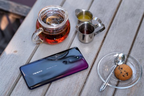 Đập hộp OPPO F11: Smartphone tầm trung với màn hình toàn cảnh - Ảnh 2. Đập hộp OPPO F11: Smartphone tầm trung với màn hình toàn cảnh - Ảnh 2.