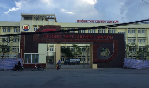 Hiệu trưởng Trường chuyên Lam Sơn không đứng lớp vẫn hưởng phụ cấp - Ảnh 1. Hiệu trưởng Trường chuyên Lam Sơn không đứng lớp vẫn hưởng phụ cấp - Ảnh 1.