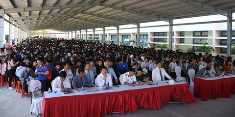 Hơn 4.000 học sinh Bình Định đi nghe tư vấn tuyển sinh 2019 - Ảnh 4. Hơn 4.000 học sinh Bình Định đi nghe tư vấn tuyển sinh 2019 - Ảnh 4.