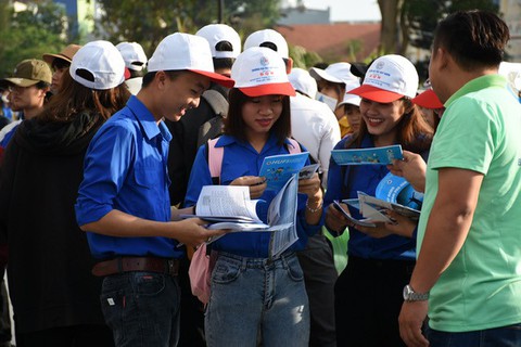 Hơn 4.000 học sinh Bình Định đi nghe tư vấn tuyển sinh 2019 - Ảnh 2. Hơn 4.000 học sinh Bình Định đi nghe tư vấn tuyển sinh 2019 - Ảnh 2.