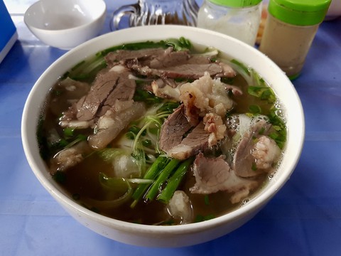 Phóng viên NEWSIS: Thích cà phê trứng, khi ăn chè thì... thích chè hơn - Ảnh 2.
