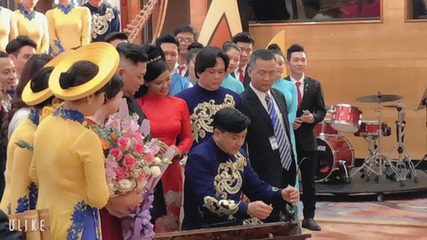 Ông Kim Jong Un nghe hát Hạ trắng, thử gảy đàn bầu và klôngput - Ảnh 7. Ông Kim Jong Un nghe hát Hạ trắng, thử gảy đàn bầu và klôngput - Ảnh 7.