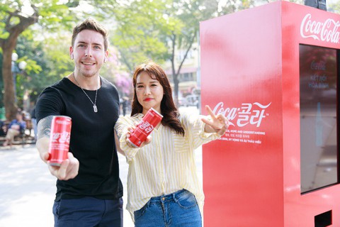 Bên lề Hội nghị thượng đỉnh, Coca-Cola đã làm gì? - Ảnh 5. Bên lề Hội nghị thượng đỉnh, Coca-Cola đã làm gì? - Ảnh 5.