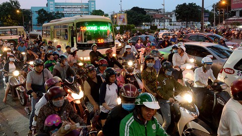 Dân ủng hộ, mới là khởi đầu cho lộ trình cấm xe máy - Ảnh 1. Dân ủng hộ, mới là khởi đầu cho lộ trình cấm xe máy - Ảnh 1.