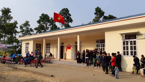 Bạn đọc Tuổi Trẻ tặng điểm trường cho dân vùng lũ Yên Bái - Ảnh 2. Bạn đọc Tuổi Trẻ tặng điểm trường cho dân vùng lũ Yên Bái - Ảnh 2.