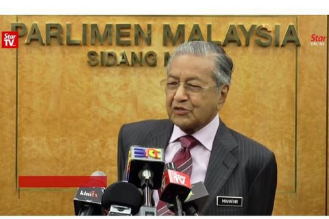 Malaysia muốn miễn phí bữa ăn cho sinh viên nhưng lại… hết tiền - Ảnh 1. Malaysia muốn miễn phí bữa ăn cho sinh viên nhưng lại… hết tiền - Ảnh 1.