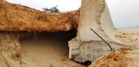 Kè biển Tam Quan 80 tỉ đồng đổ sập: chỉ xin rút kinh nghiệm - Ảnh 2. Kè biển Tam Quan 80 tỉ đồng đổ sập: chỉ xin rút kinh nghiệm - Ảnh 2.
