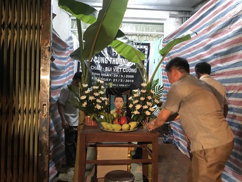 Nam sinh thoát chết đuối: Đang chơi bóng thì 8 bạn bị cuốn đi - Ảnh 2. Nam sinh thoát chết đuối: Đang chơi bóng thì 8 bạn bị cuốn đi - Ảnh 2.