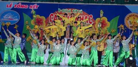 An Giang rút kinh nghiệm vụ cấm ca khúc Đất nước lời ru, Mẹ tôi... - Ảnh 1. An Giang rút kinh nghiệm vụ cấm ca khúc Đất nước lời ru, Mẹ tôi... - Ảnh 1.