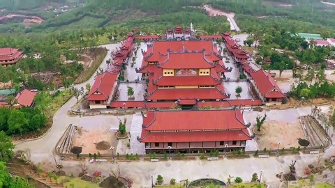 Chùa Ba Vàng: 10 năm biến thành nguy nga rộng hàng chục ngàn mét vuông - Ảnh 4. Chùa Ba Vàng: 10 năm biến thành nguy nga rộng hàng chục ngàn mét vuông - Ảnh 4.