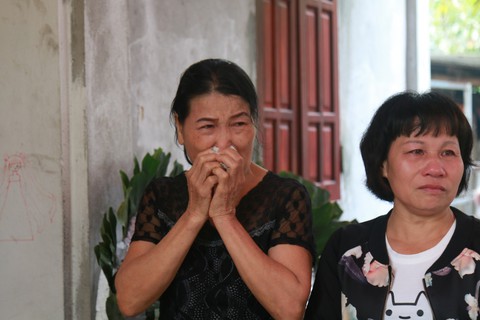 Tang thương bao trùm ngõ nhỏ tiễn đưa 8 học sinh chết đuối - Ảnh 3. Tang thương bao trùm ngõ nhỏ tiễn đưa 8 học sinh chết đuối - Ảnh 3.