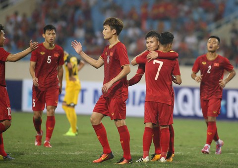 Thắng đậm U-23 Brunei, Việt Nam chờ quyết đấu Indonesia - Ảnh 1. Thắng đậm U-23 Brunei, Việt Nam chờ quyết đấu Indonesia - Ảnh 1.