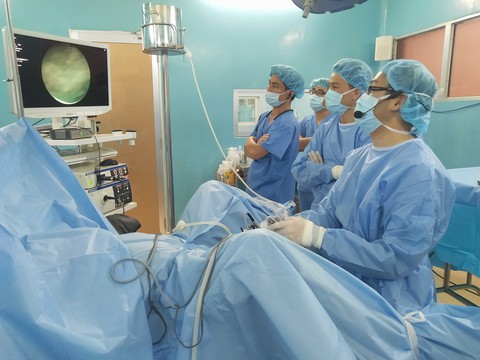 Mỗi năm gần 900 người chết vì ung thư bàng quang - Ảnh 2. Mỗi năm gần 900 người chết vì ung thư bàng quang - Ảnh 2.