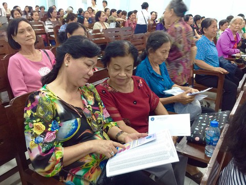 Vận động phụ nữ tham gia bảo hiểm xã hội tự nguyện - Ảnh 1. Vận động phụ nữ tham gia bảo hiểm xã hội tự nguyện - Ảnh 1.