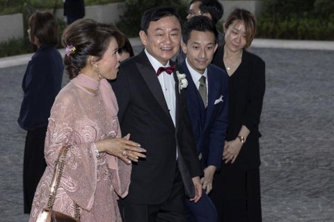 Cựu thủ tướng Thái Lan Thaksin và em gái xuất hiện tại Hong Kong - Ảnh 2. Cựu thủ tướng Thái Lan Thaksin và em gái xuất hiện tại Hong Kong - Ảnh 2.