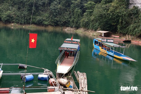 Chèo thuyền kayak ngắm hồ thủy điện đẹp mê mẩn - Ảnh 10. Chèo thuyền kayak ngắm hồ thủy điện đẹp mê mẩn - Ảnh 10.