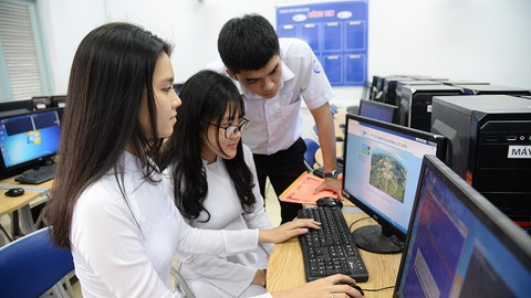 37.000 thí sinh phía Nam bước vào kỳ thi đánh giá năng lực - Ảnh 1. 37.000 thí sinh phía Nam bước vào kỳ thi đánh giá năng lực - Ảnh 1.