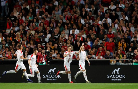 Ronaldo chấn thương, Bồ Đào Nha bị Serbia cầm chân - Ảnh 1. Ronaldo chấn thương, Bồ Đào Nha bị Serbia cầm chân - Ảnh 1.