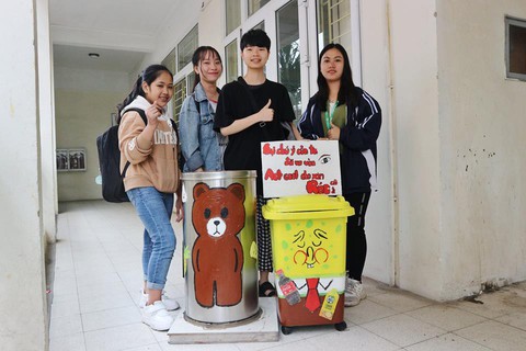 Thùng rác khoe cơ bắp, mọc thêm giàn cây xanh - Ảnh 2. Thùng rác khoe cơ bắp, mọc thêm giàn cây xanh - Ảnh 2.