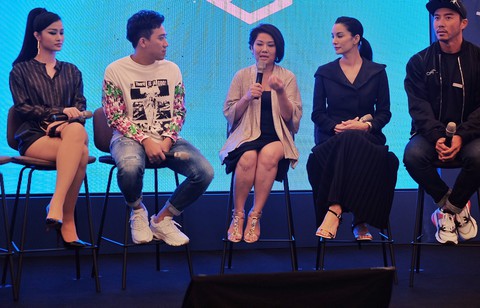 Nghệ sĩ vừa đoạt Grammy trình diễn chung sân khấu với Đông Nhi, Trấn Thành - Ảnh 6. Nghệ sĩ vừa đoạt Grammy trình diễn chung sân khấu với Đông Nhi, Trấn Thành - Ảnh 6.