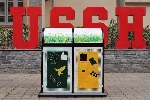 Thùng rác khoe cơ bắp, mọc thêm giàn cây xanh - Ảnh 1. Thùng rác khoe cơ bắp, mọc thêm giàn cây xanh - Ảnh 1.