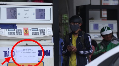 Thiếu xăng RON95: Bộ nói đủ nguồn, doanh nghiệp bảo đứt - Ảnh 1. Thiếu xăng RON95: Bộ nói đủ nguồn, doanh nghiệp bảo đứt - Ảnh 1.