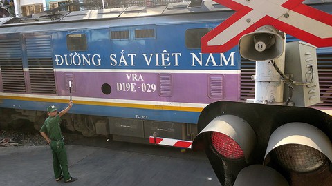 Ngành đường sắt chi ngàn tỉ ngăn tai nạn ở đường ngang, lối mở - Ảnh 4. Ngành đường sắt chi ngàn tỉ ngăn tai nạn ở đường ngang, lối mở - Ảnh 4.