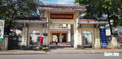 Nơi cụ Phan Bội Châu từng đứng diễn thuyết đang bị tháo dỡ - Ảnh 1. Nơi cụ Phan Bội Châu từng đứng diễn thuyết đang bị tháo dỡ - Ảnh 1.