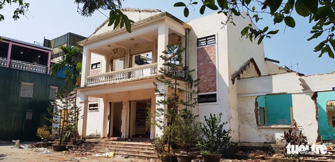Nơi cụ Phan Bội Châu từng đứng diễn thuyết đang bị tháo dỡ - Ảnh 2. Nơi cụ Phan Bội Châu từng đứng diễn thuyết đang bị tháo dỡ - Ảnh 2.