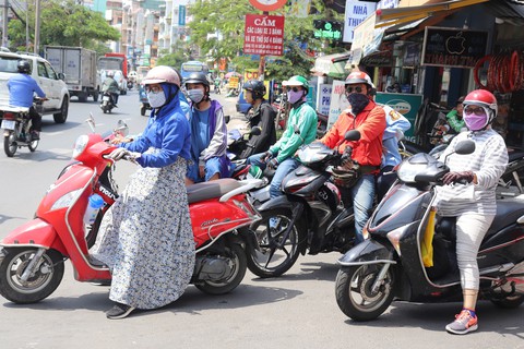 Không chịu nổi với thời tiết này - Ảnh 2. Không chịu nổi với thời tiết này - Ảnh 2.