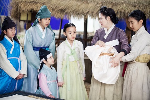 Lee Young Ae với mối tình day dứt trong Nhật ký ánh sáng - Ảnh 3. Lee Young Ae với mối tình day dứt trong Nhật ký ánh sáng - Ảnh 3.
