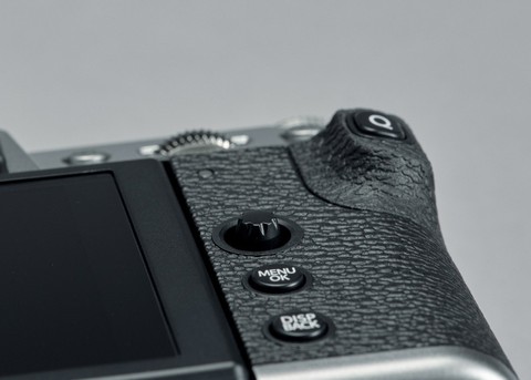 Máy ảnh Fujifilm X-T30: ‘Nhỏ nhưng võ công cao’ - Ảnh 3. Máy ảnh Fujifilm X-T30: ‘Nhỏ nhưng võ công cao’ - Ảnh 3.
