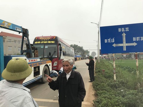 Tài xế xe khách trốn về nhà sau khi đâm vào đoàn đưa tang - Ảnh 1. Tài xế xe khách trốn về nhà sau khi đâm vào đoàn đưa tang - Ảnh 1.