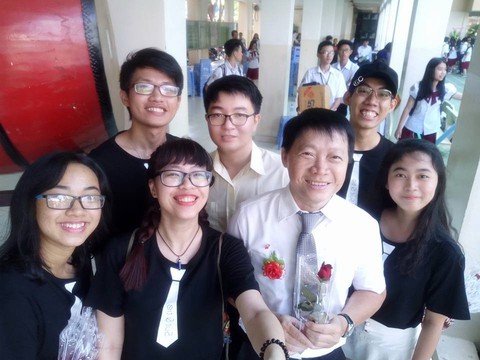 Xin được làm học trò của thầy mãi mãi... - Ảnh 1. Xin được làm học trò của thầy mãi mãi... - Ảnh 1.