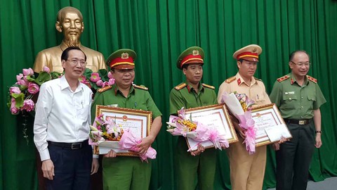 TP.HCM vừa là nơi tiêu thụ vừa là nơi trung chuyển ma túy? - Ảnh 1. TP.HCM vừa là nơi tiêu thụ vừa là nơi trung chuyển ma túy? - Ảnh 1.